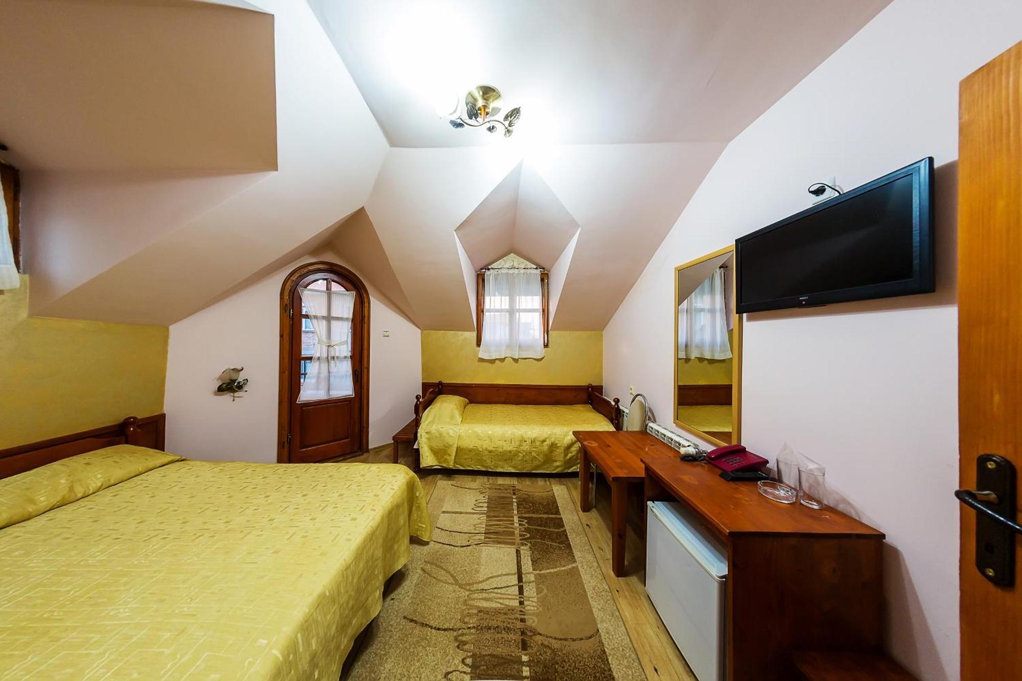 Family Hotel Ogi Asenovgrad Eksteriør bilde