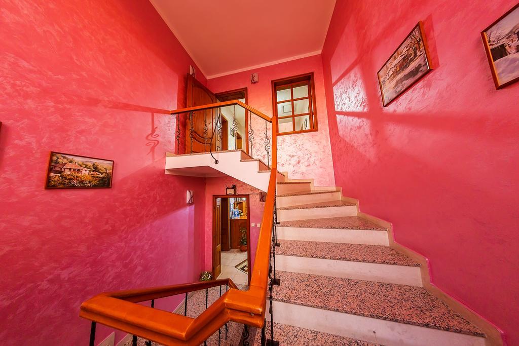 Family Hotel Ogi Asenovgrad Eksteriør bilde