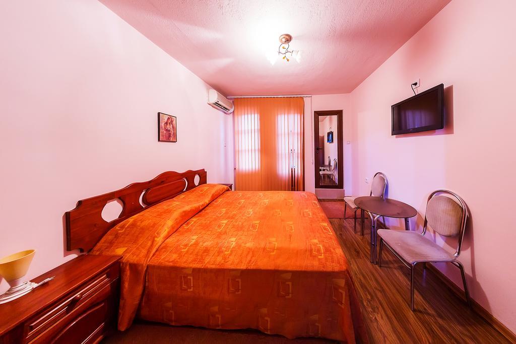 Family Hotel Ogi Asenovgrad Eksteriør bilde