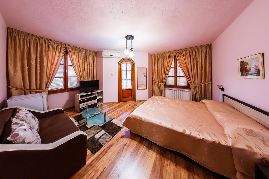 Family Hotel Ogi Asenovgrad Eksteriør bilde