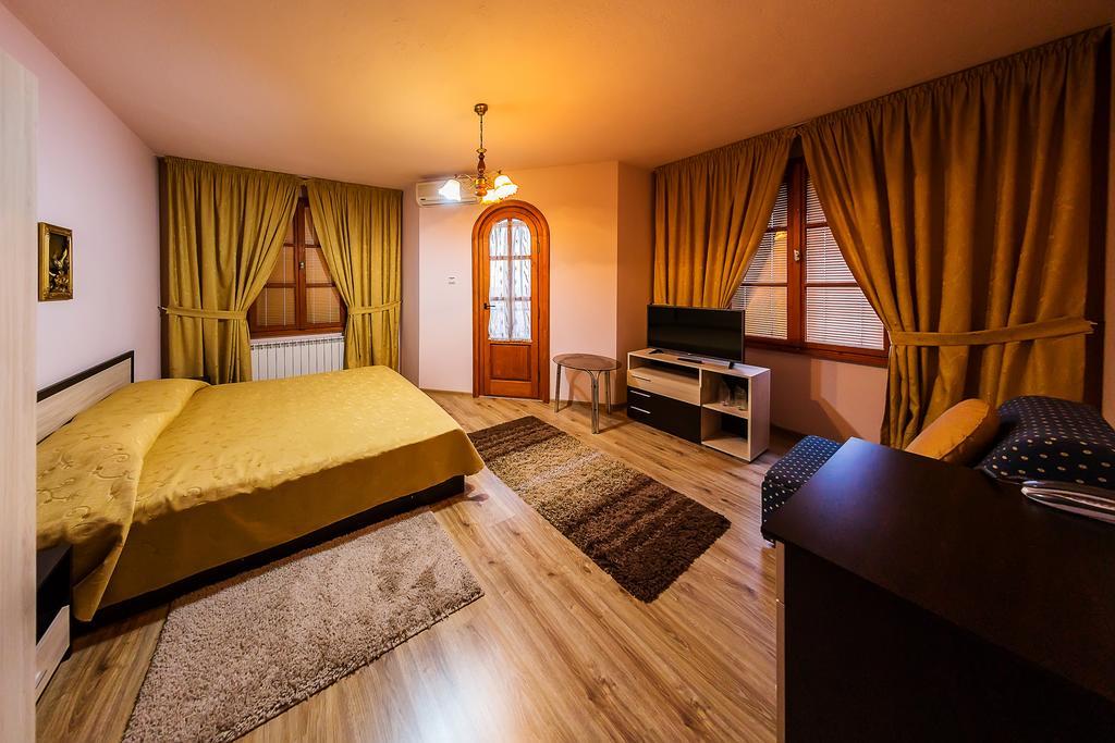Family Hotel Ogi Asenovgrad Eksteriør bilde