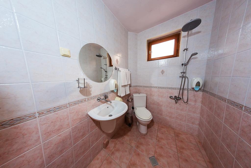 Family Hotel Ogi Asenovgrad Eksteriør bilde