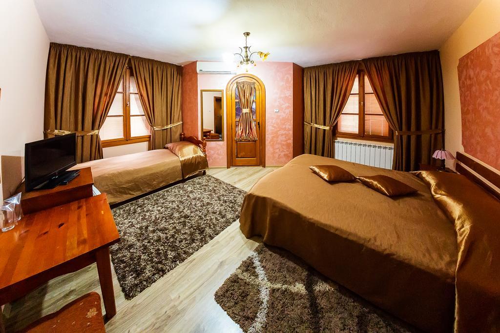 Family Hotel Ogi Asenovgrad Eksteriør bilde